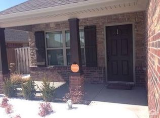 3055 N Verona Ln, Fayetteville, AR 72704