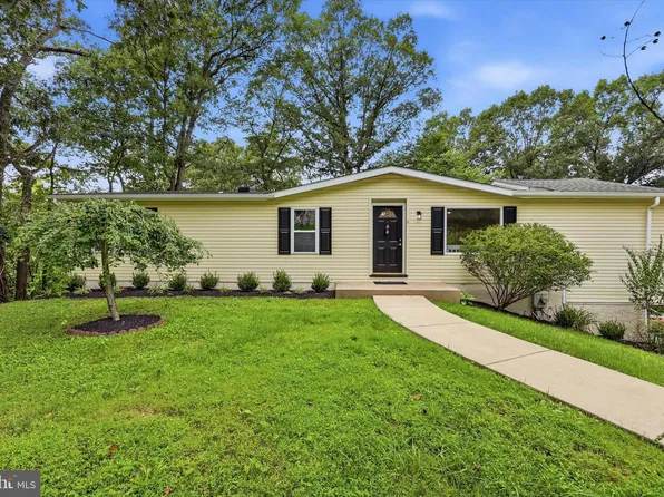 6 Red Hill Rd, Aston, PA 19014