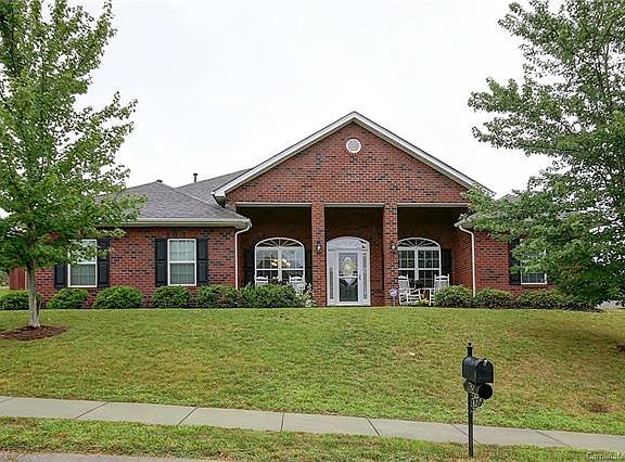3rd image of 7284 Bradberry Ln