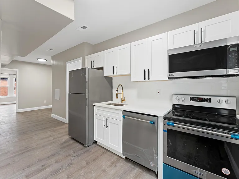 1517 W Westmoreland St #3 — Photo 2