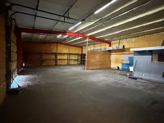 5th image of 500 E Houston St