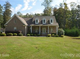 180 Worthington Dr, Mount Ulla, NC 28125
