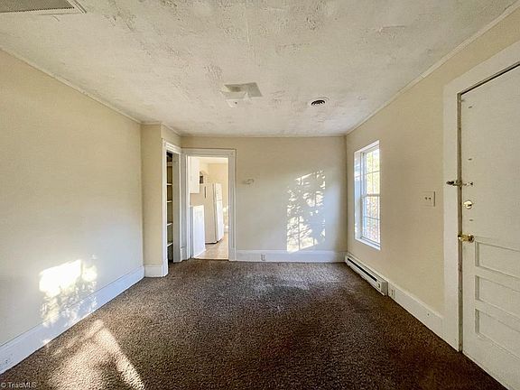 4th image of 902 Haywood St