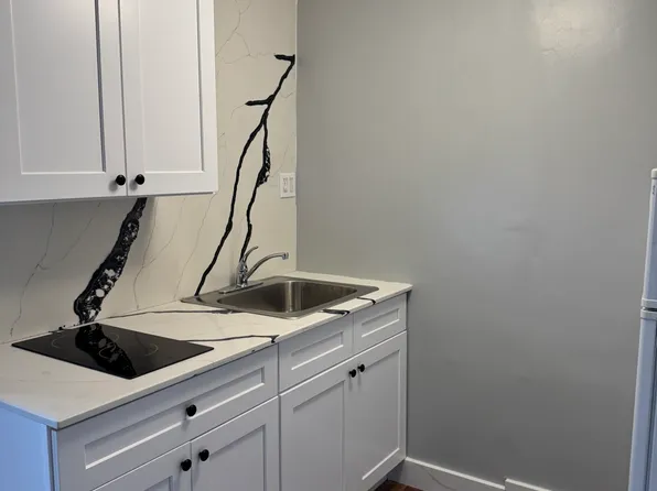 (undisclosed Address), Winnetka, CA 91306