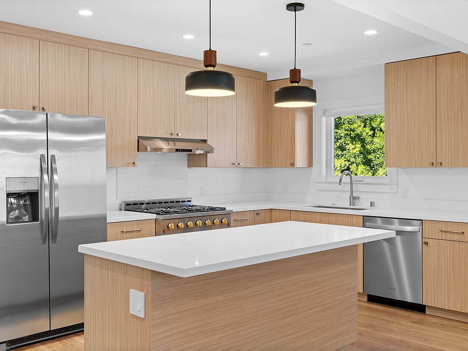 1st image of 26A Mariposa Ave