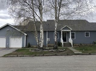 8 Bassett Ave, Westport, MA 02790