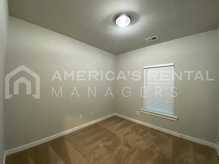 240 Avalon Way — Photo 19
