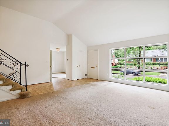 3rd image of 9224 E Parkhill Dr
