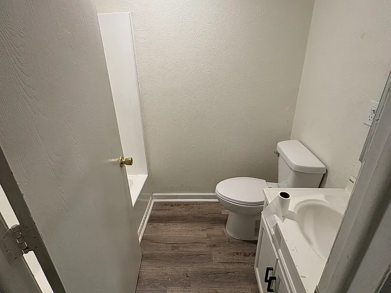 2401 Vine St #10 — Photo 7