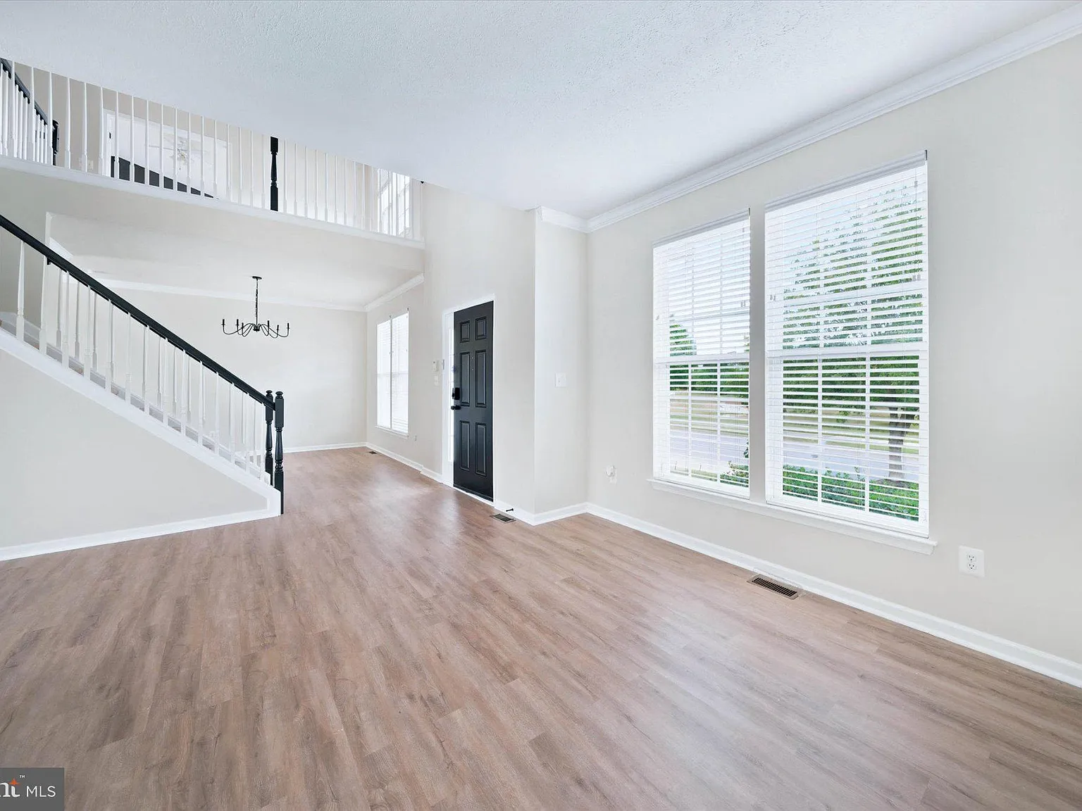 4 bed, 3.5 bath, 2949 sqft, $3,500 — Photo 3