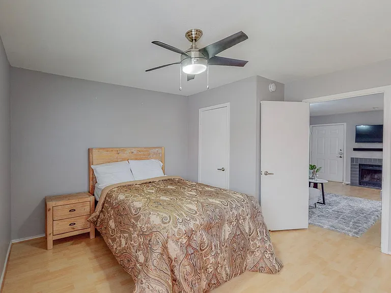 5916 Gaston Ave #304 — Photo 19