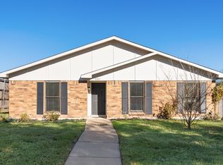 9201 Vagas Dr, Rowlett, TX 75088