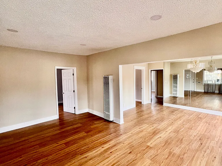 6601 Miramonte Blvd — Photo 13
