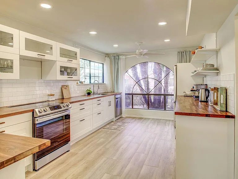 6308 W Port Royale Ln — Photo 36