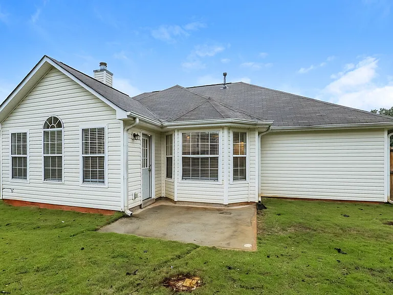 5250 Yellow Pine Dr — Photo 16