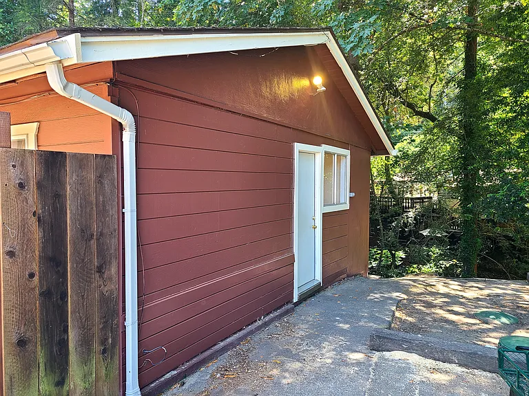 245 Clearview Pl #1/5 — Photo 9