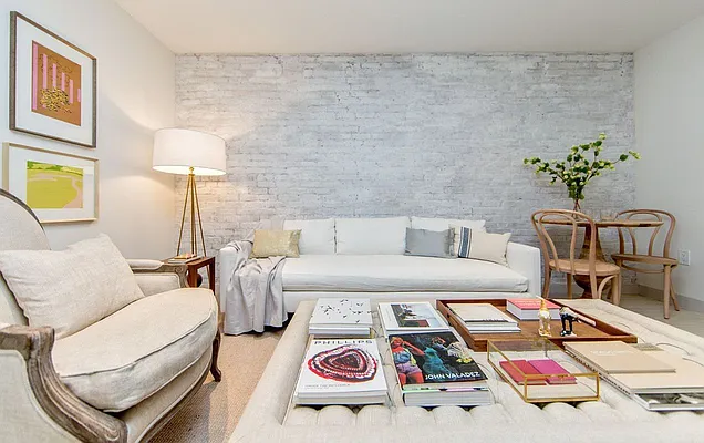 Rented by Avenues Real Estate | media 43