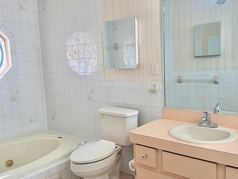 5647 Dalton Ct — Photo 3