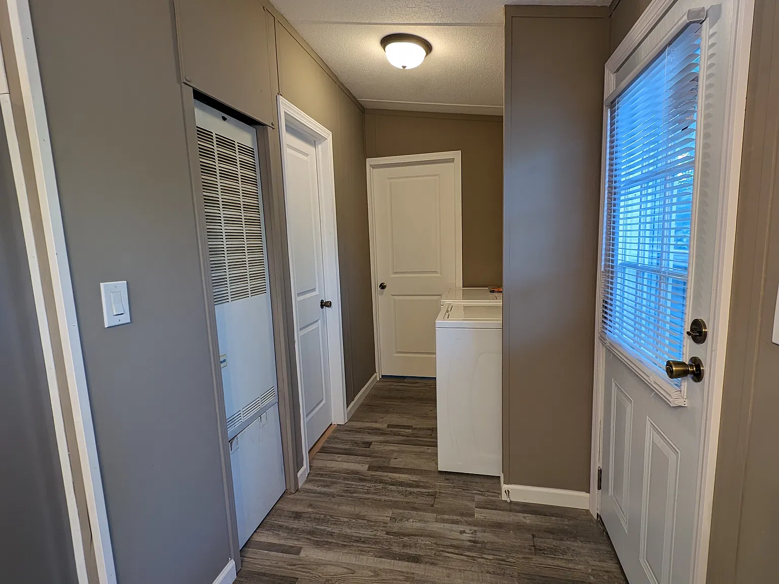 3 bed, 1000 sqft, $1,600 — Photo 4