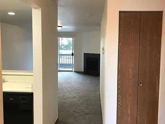 4th image of 12225 NE 5th St APT B204