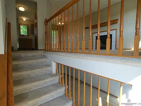 3rd image of 15315 Rock Creek Dr