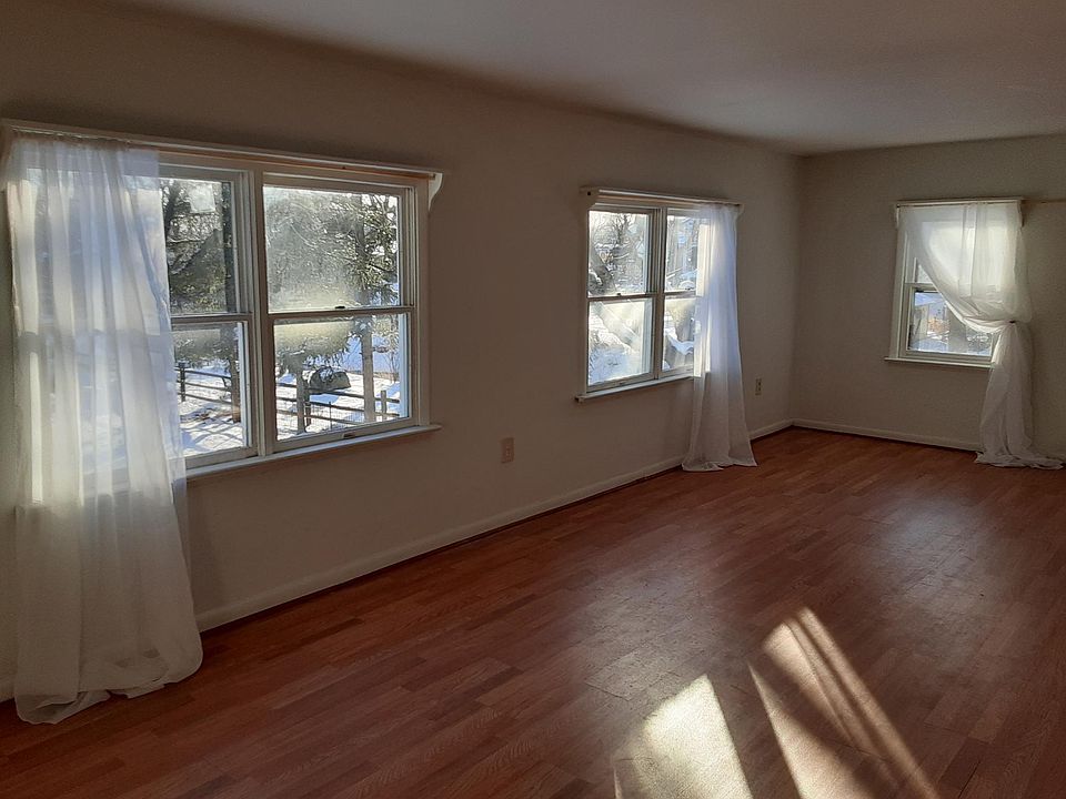 1st image of 106 N State St #106