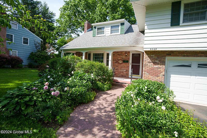 3rd image of 2529 Hilltop Road