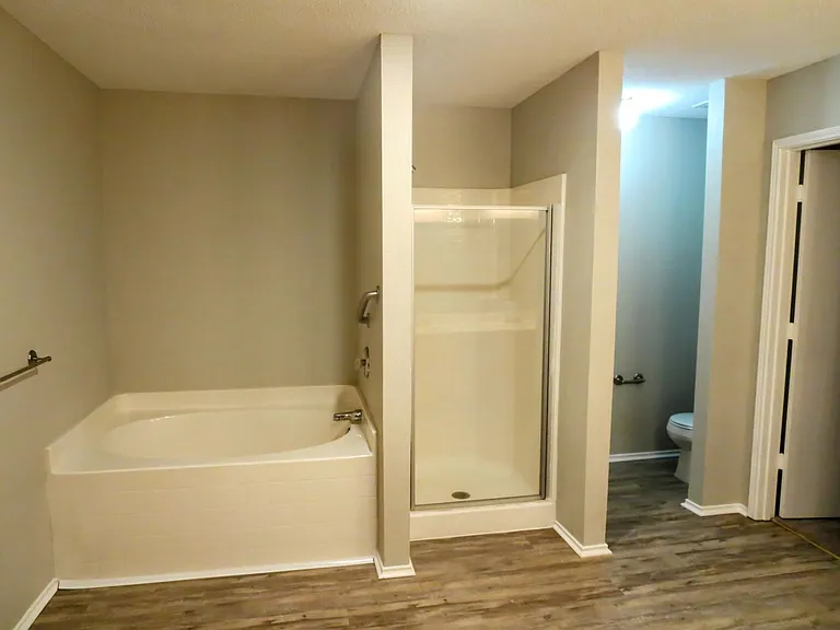 2348 White Oak Dr — Photo 27