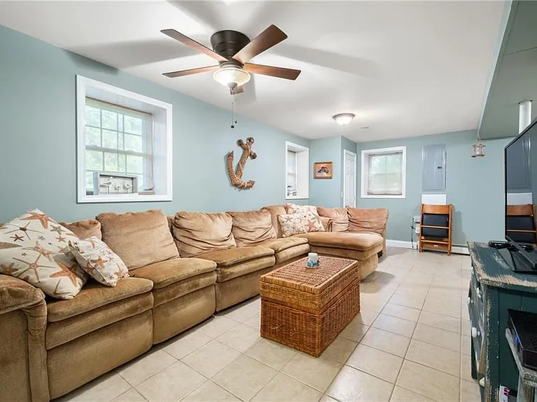 24 Quannacut Rd — Photo 11