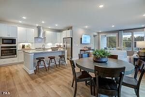 3rd image of 3105 Kiawa Pointe Ln #228