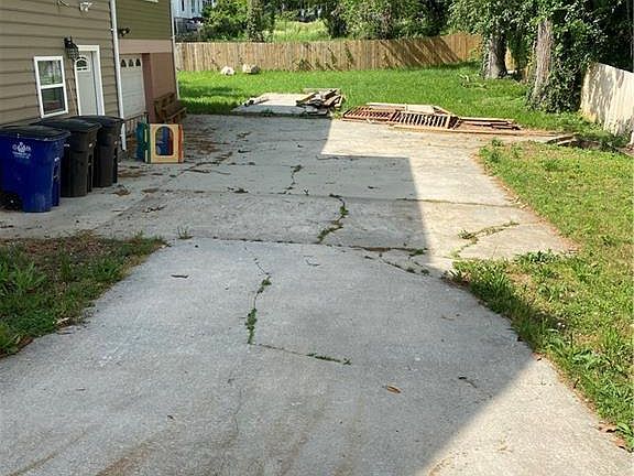 5th image of 1239 E 22nd St