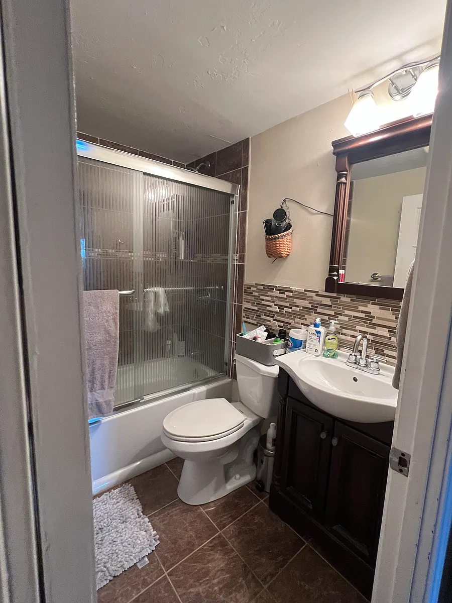 Building Photo - 139 Pleasant St #8