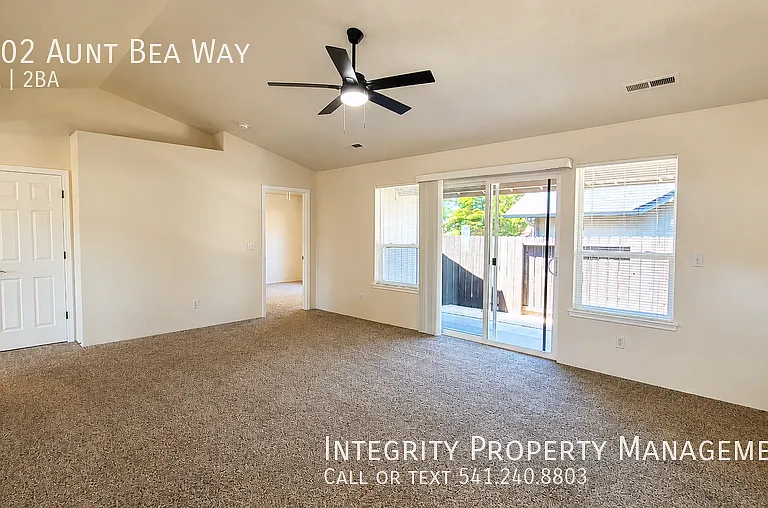 2002 Aunt Bea Way — Photo 6
