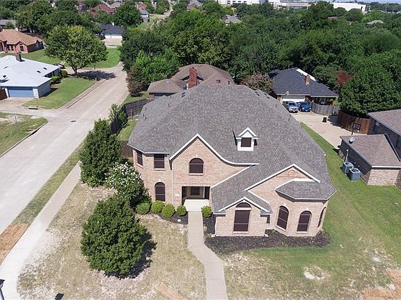 3rd image of 621 Newcastle Dr
