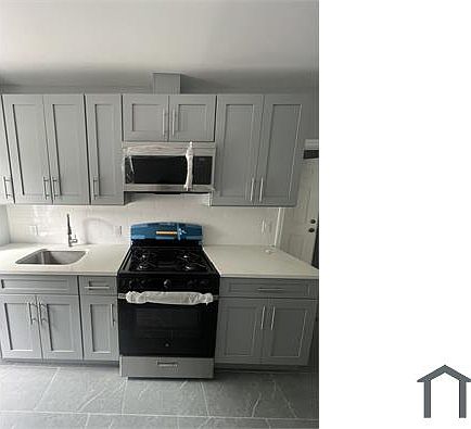 1st image of 54 9th Ave Floor 1