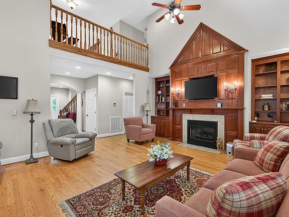 2nd image of 171 Black Forest Dr