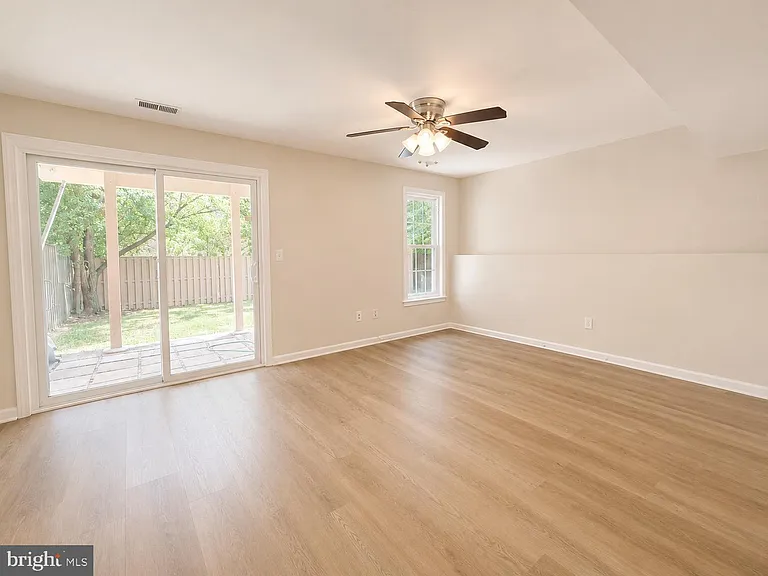 1200 Bond St — Photo 25