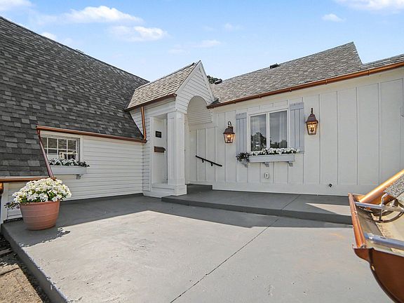 4th image of 2933 Dawes Rd