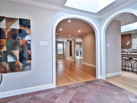 5th image of 697 Gilbert Ave