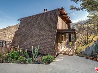 25260 Piuma Rd, Calabasas, CA 91302