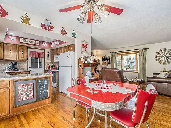 5th image of 15 Maplewood Ct
