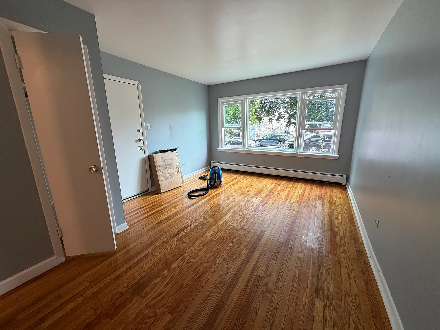 3 bed, $2,100 — Photo 3