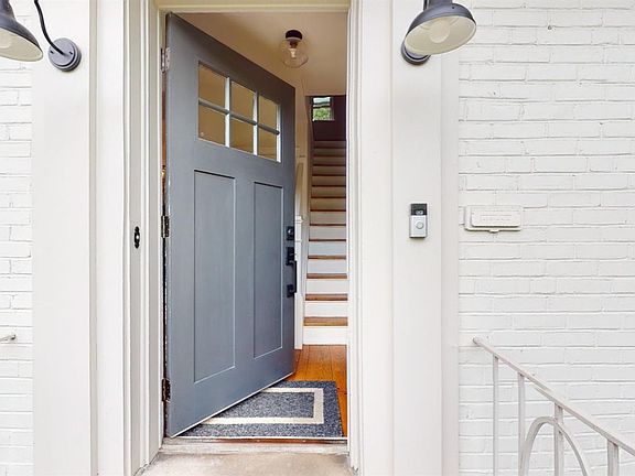 3rd image of 2960 Lischer Ave