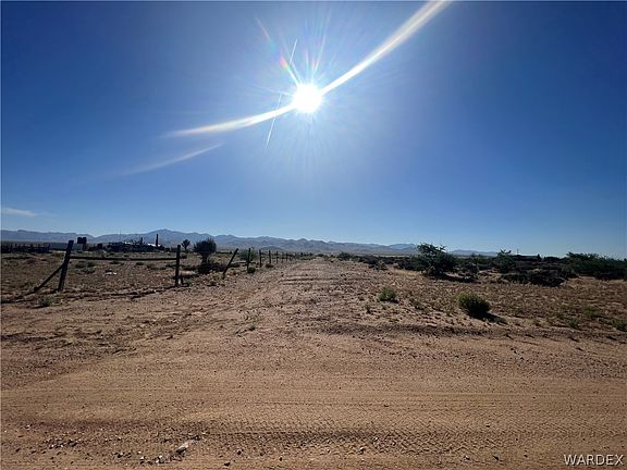 3rd image of 340-19-061 N Bonita Drive