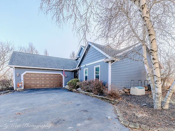 4th image of 10215 Ridge Ln