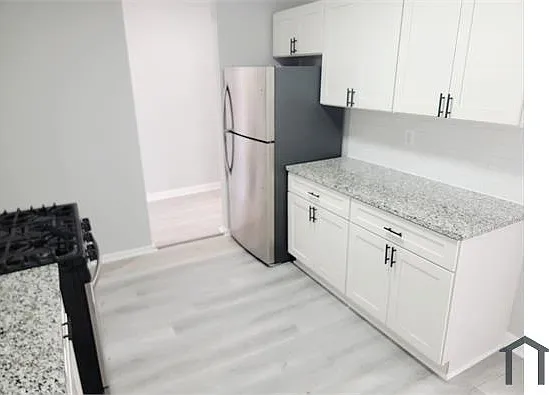 3 bed, 1211 sqft, $2,500 — Photo 3