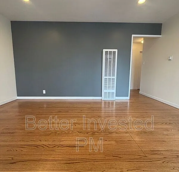 2400 39th Ave #4 — Photo 3