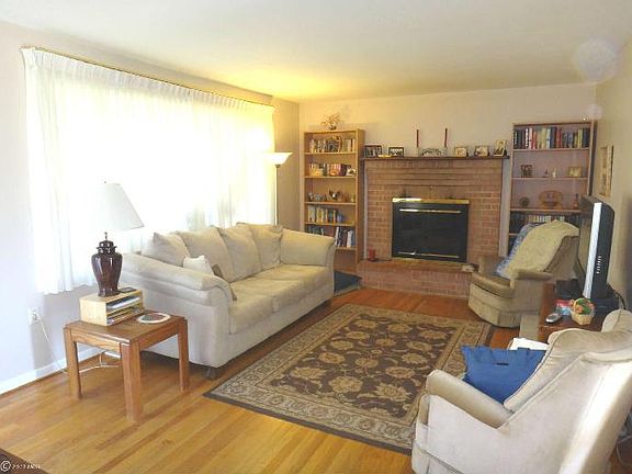 2nd image of 7905 Hammond Pkwy