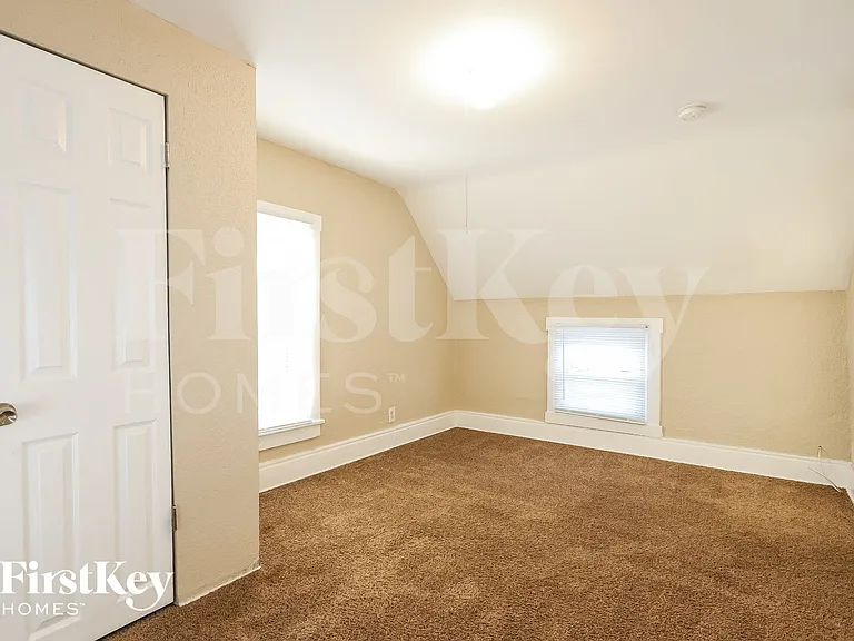 2901 Ezekiel Ave — Photo 9