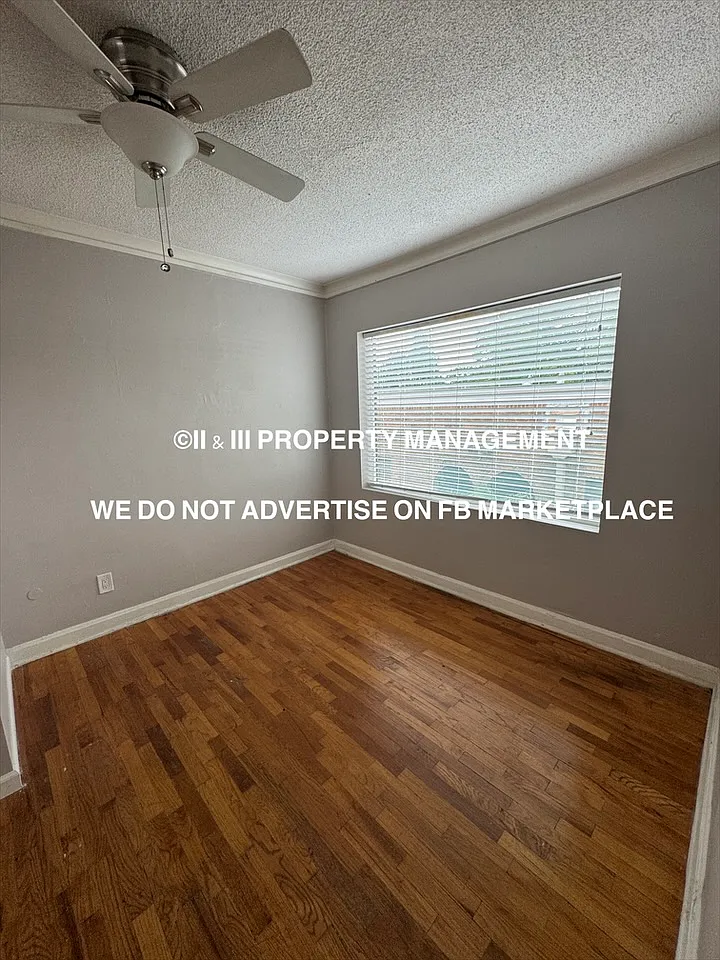 4511-4513 Roanoke Parkway - 04 — Photo 4